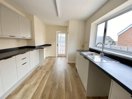 10 Cedars Drive-7.jpg