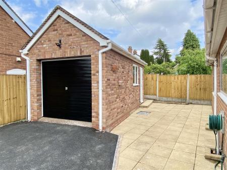 10 Cedars Drive-1.jpg