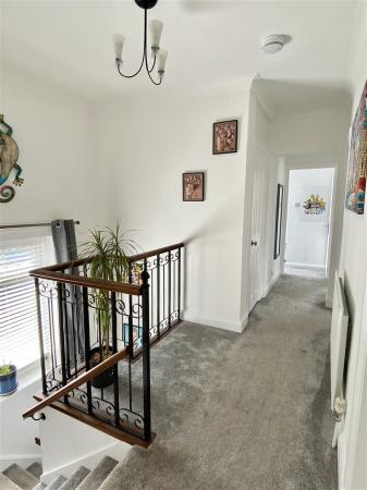 1 Cruckton Close-10.jpg