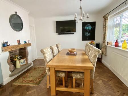 1 Cruckton Close-20.jpg