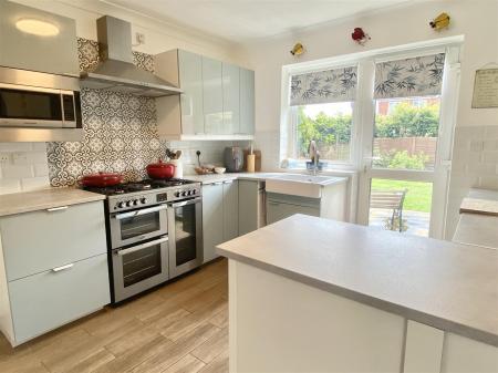 1 Cruckton Close-22.jpg