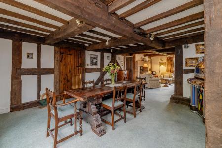 interior02.jpg