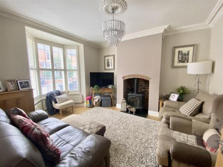 34 moreton crescent -10.jpg
