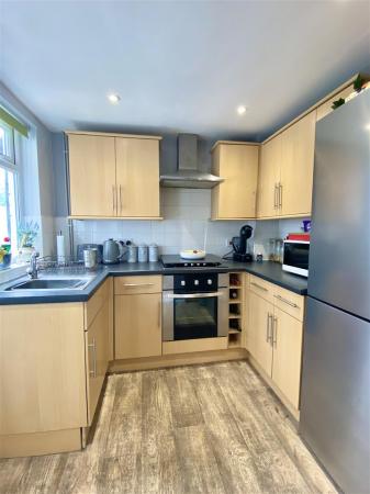 34 moreton crescent -15.jpg