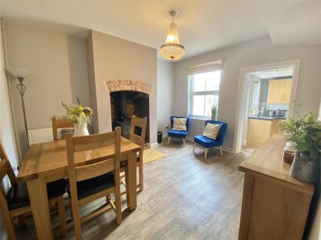 34 moreton crescent -14.jpg