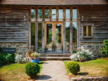 exterior25.jpg