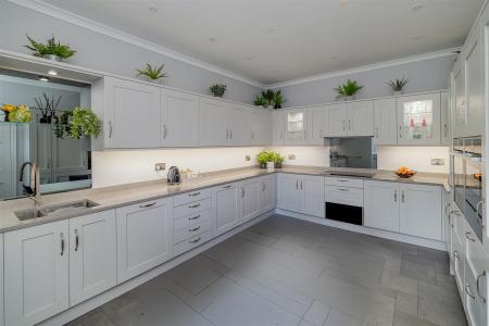 interior06v2.jpg