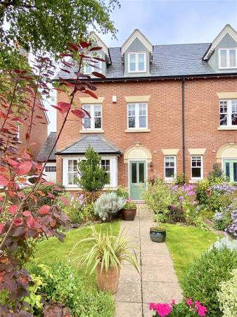 Chatsworth Gardens-1.jpg