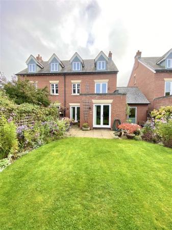 Chatsworth Gardens-2.jpg