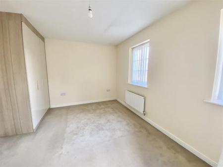 8 Roberts Way-13.jpg