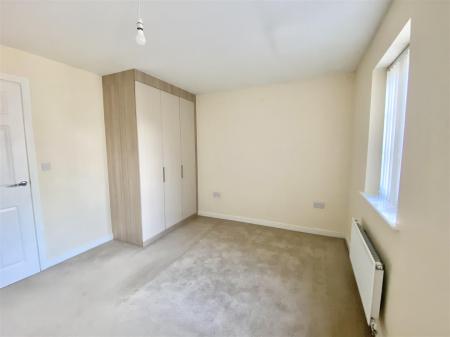 8 Roberts Way-12.jpg