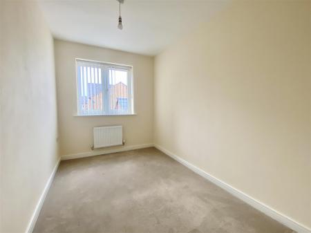 8 Roberts Way-16.jpg