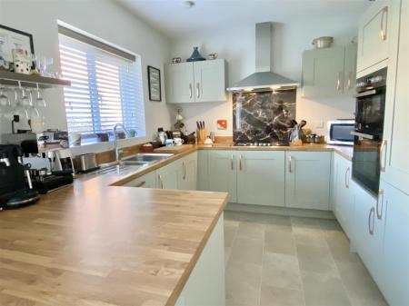 Jancy close. -15.jpg