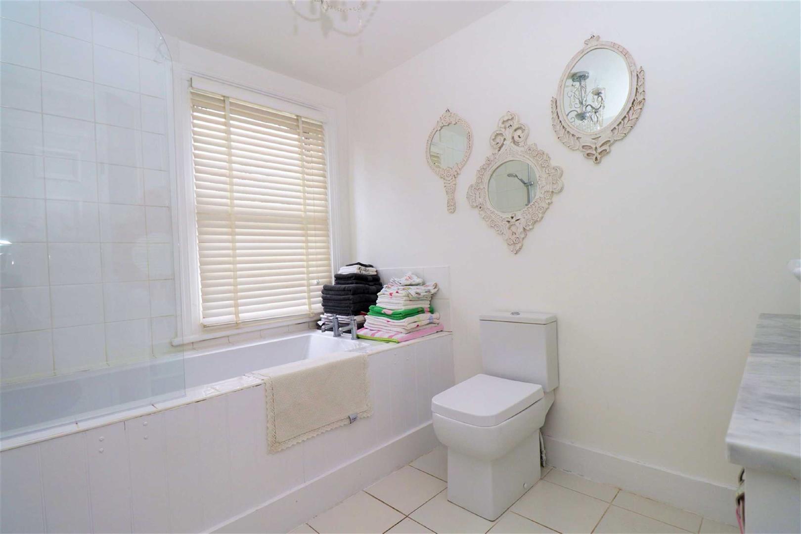 2 bedroom End of Terrace House for sale in Epping