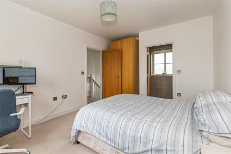 34 Buckingham Road (25).jpg