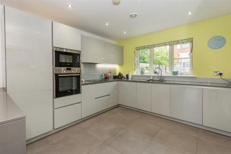 34 Buckingham Road (10).jpg