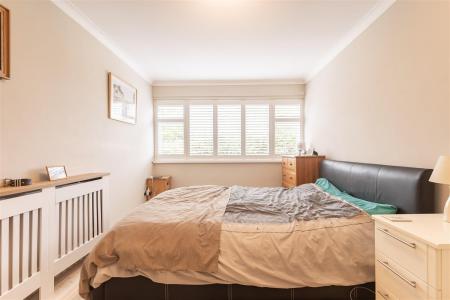 6 Highfield Green   (16).jpg