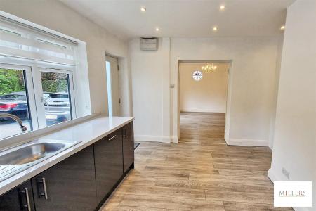 Fitted Kitchen