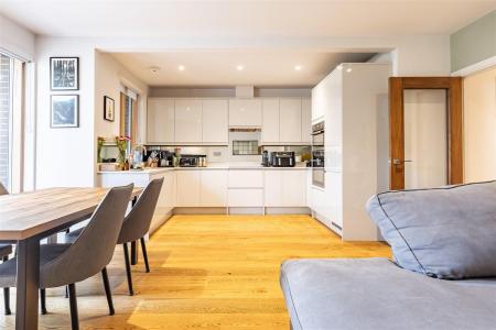 Flat 3  32 Palmerston  (10).jpg