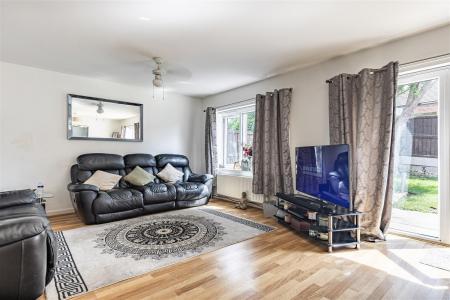12 Barkers Way   (4).jpg