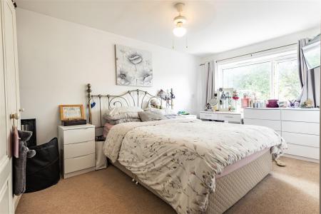 12 Barkers Way   (17).jpg