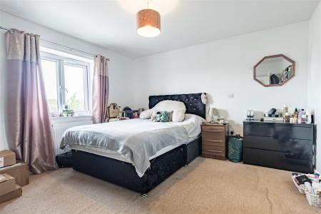 12 Barkers Way   (16).jpg