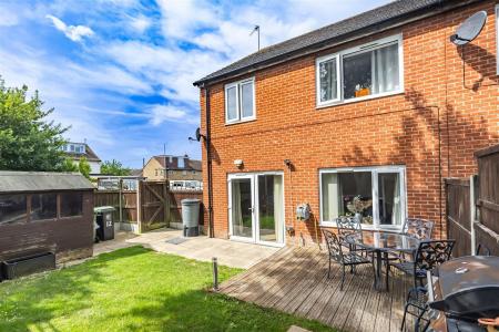 12 Barkers Way   (8).jpg