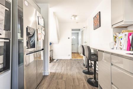 102 Beaconsfield (8).jpg