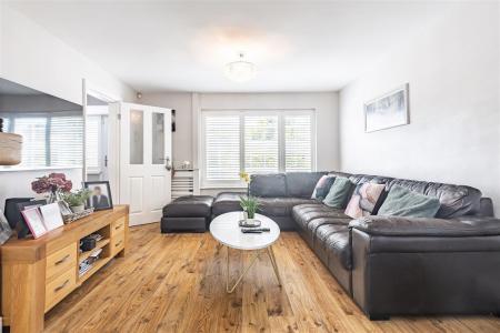 102 Beaconsfield (4).jpg