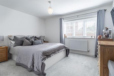 2 Archer Close  (10).jpg