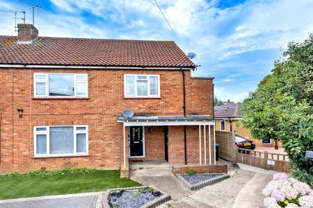 16a Amesbury Close (16).jpg