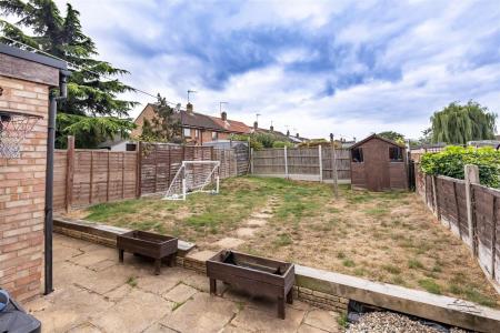 72 Beamish Close CM16 6JW (16).jpg