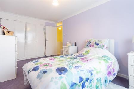 17 Highfield Green  (17).jpg