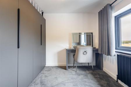 4, Forest Close (21).jpg