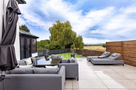 4, Forest Close (25).jpg