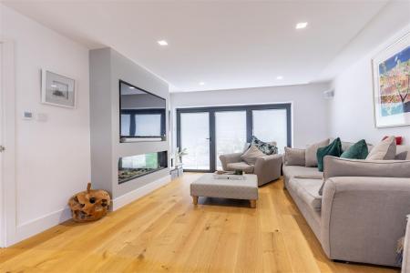 Mc Nair  Kendal (3).jpg