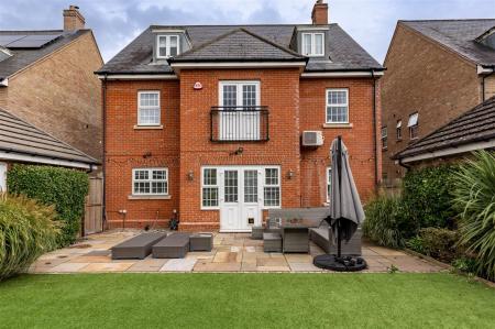 5 Boleyn Row (33).jpg