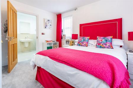 5 Boleyn Row (24).jpg