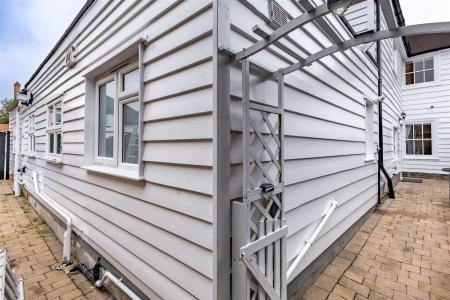 197, Manor Road (16).jpg