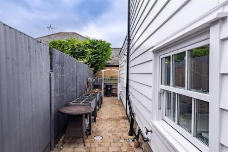 197, Manor Road (14).jpg