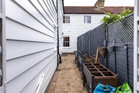 197, Manor Road (15).jpg