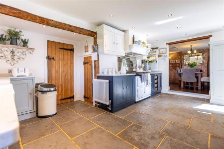 Willow Cottage 43 Berwick Ln  (6).jpg