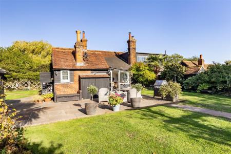 Willow Cottage 43 Berwick Ln  (32).jpg