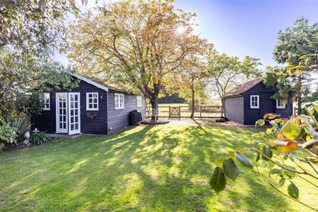 Willow Cottage 43 Berwick Ln  (29).jpg