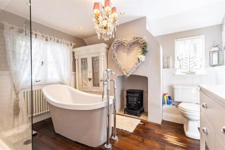 Willow Cottage 43 Berwick Ln  (10).jpg