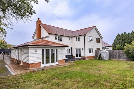 1a, Bumbles Green (31).jpg