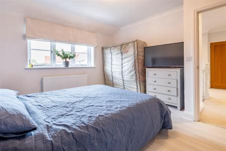 1a, Bumbles Green (25).jpg