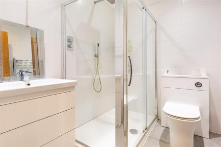 1a, Bumbles Green (19).jpg