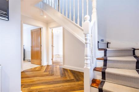 1a, Bumbles Green (14).jpg