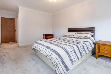 1a, Bumbles Green (22).jpg